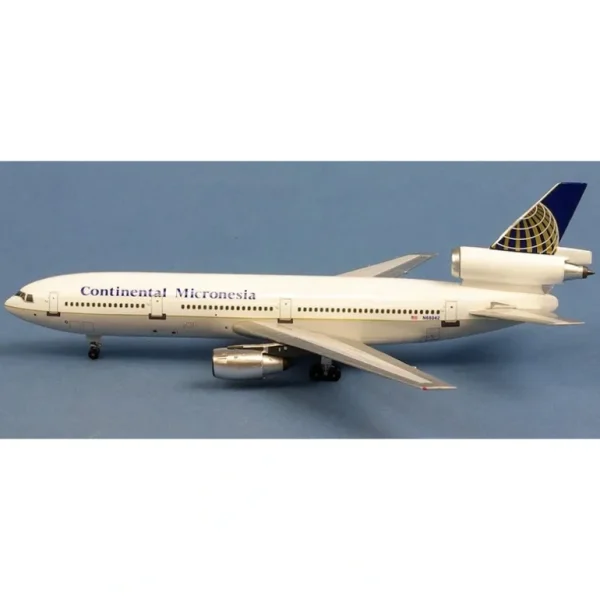 Aero Classics AC4113359 1:400 Continental Micronesia DC-10-10 N68042 - Miniature Marvels: Airplane Models & Painted Dice* Airplane Model
