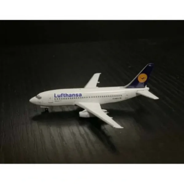 Aero Classics AC411045 1:400 Lufthansa Boeing 737-200 - Miniature Marvels: Airplane Models & Painted Dice* Airplane Model
