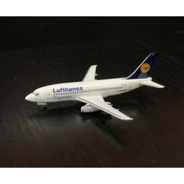 Aero Classics AC411046 1:400 Lufthansa Express Boeing 737-200 - Miniature Marvels: Airplane Models & Painted Dice* Airplane Model