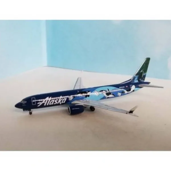 Aero Classics BBX41637 1:400 Alaska Airlines Boeing 737-Max 9 - Miniature Marvels: Airplane Models & Painted Dice* Airplane Model