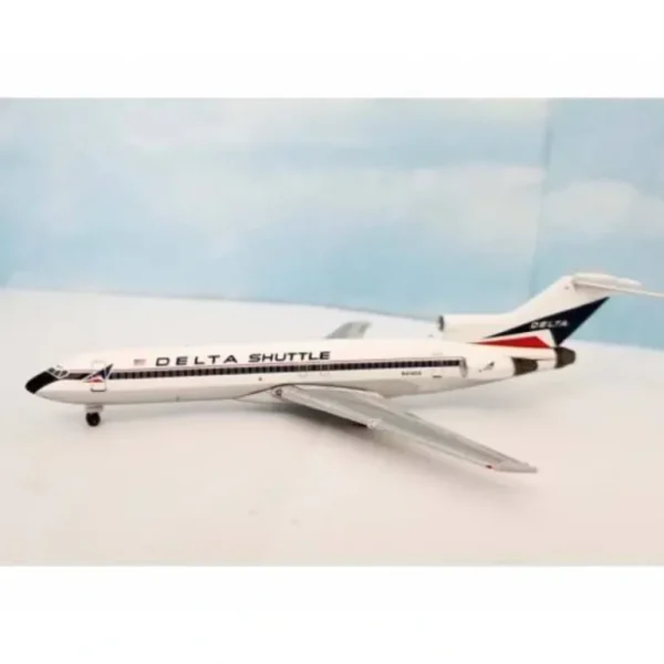 Aero Classics BBX41648 1:400 Delta Shuttle Boeing 727-200 - Miniature Marvels: Airplane Models & Painted Dice* Airplane Model
