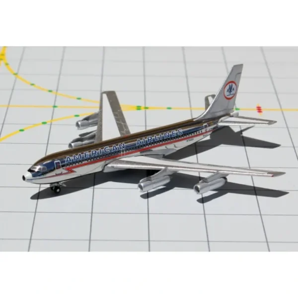 AeroClassics 1:400 American Airlines B720 N7540A - Miniature Marvels: Airplane Models & Painted Dice* Airplane Model