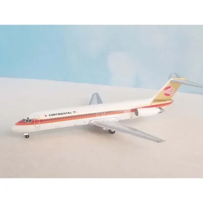 Aeroclassics AC411323 1:400 Continental Airlines DC-9-32 N531TX - Miniature Marvels: Airplane Models & Painted Dice* Airplane Model