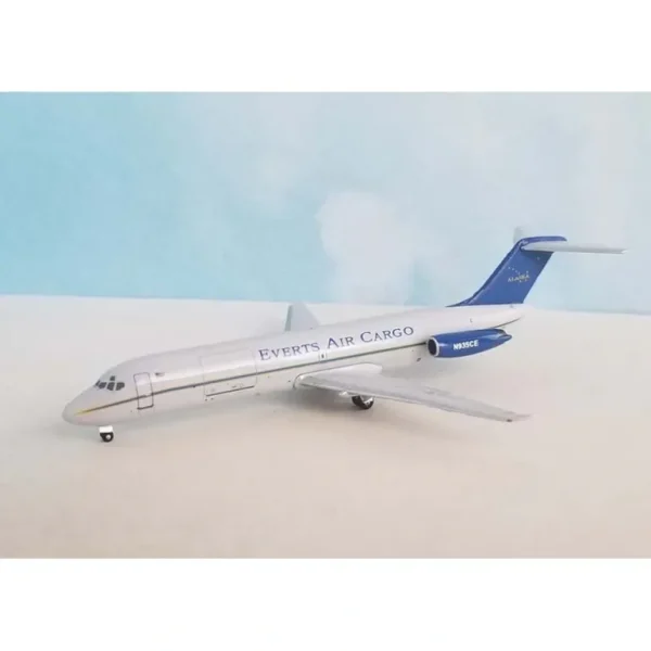 AeroClassics AC411293 1:400 Everts Air Cargo DC-9-32F N935CE - Miniature Marvels: Airplane Models & Painted Dice* Airplane Model