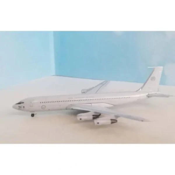 Aeroclassics AC411308 1:400 RAAF Boeing 707 A20-261 - Miniature Marvels: Airplane Models & Painted Dice* Airplane Model