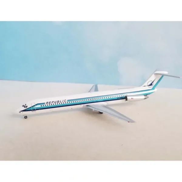 AeroClassics AC411328 1:400 Republic DC-9-50 N778NC - Miniature Marvels: Airplane Models & Painted Dice* Airplane Model