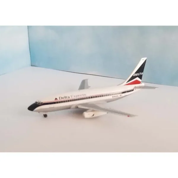 Aeroclassics BBX41640 1:400 Delta Boeing 737-200 - Miniature Marvels: Airplane Models & Painted Dice* Airplane Model