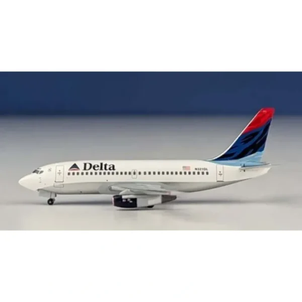AeroClassics BBX41643 1:400 Delta Boeing 737-200 N321DL - Miniature Marvels: Airplane Models & Painted Dice* Airplane Model