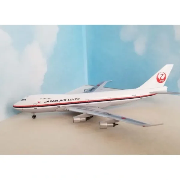 AeroClassics BBX41660 1:400 Japan Air Lines, Boeing 747-200 JA8155 - Miniature Marvels: Airplane Models & Painted Dice* Airplane Model