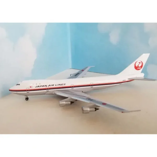AeroClassics BBX41659 1:400 Japan Air Lines Boeing 747-100 JA8102 - Miniature Marvels: Airplane Models & Painted Dice* Airplane Model
