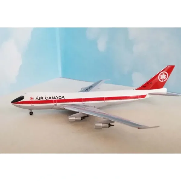 AeroClassics FYRS74701 1:400 Air Canada Boeing 747-100 CF-TOB - Miniature Marvels: Airplane Models & Painted Dice* Airplane Model