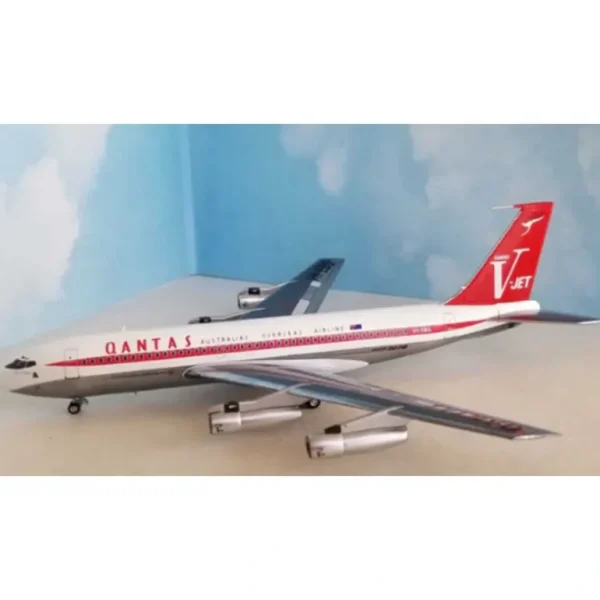AeroClassics WM211243 1:200 Qantas V-Jet Boeing 707-138 VH-EBG - Miniature Marvels: Airplane Models & Painted Dice* Airplane Model