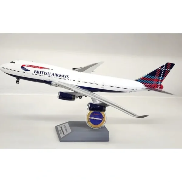 ARD200 ARDBA63 British Airways Boeing 747-436 G-BNLI - Miniature Marvels: Airplane Models & Painted Dice* Airplane Model