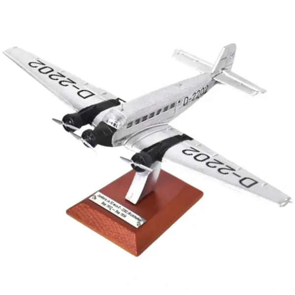 Atlas Editions 7516001 1:200 Lufthansa Junkers Ju-52 D-2202 - Miniature Marvels: Airplane Models & Painted Dice* Airplane Model