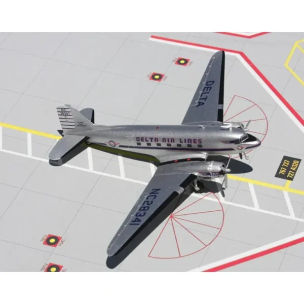 Aurora 1:400 Delta Air Lines DC-3 - Miniature Marvels: Airplane Models & Painted Dice* Airplane Model