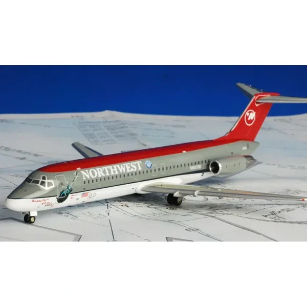 *Aviation200 AV2932001 1:200 Northwest McDonnell Douglas DC-9-31 - Miniature Marvels: Airplane Models & Painted Dice* Airplane Model