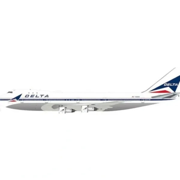 *B Models B-741-DL-9896P 1:200 Delta Boeing 747-100 - Miniature Marvels: Airplane Models & Painted Dice* Airplane Model