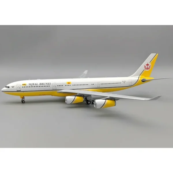 B-Models B-342-001 1:200 Royal Brunei Airlines Airbus A340-212 V8-001 - Miniature Marvels: Airplane Models & Painted Dice* Airplane Model