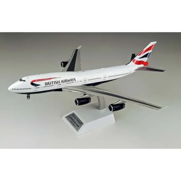 B-Models B-744-BA-0119 1:200 British Airways Boeing 747-400 - Miniature Marvels: Airplane Models & Painted Dice* Airplane Model
