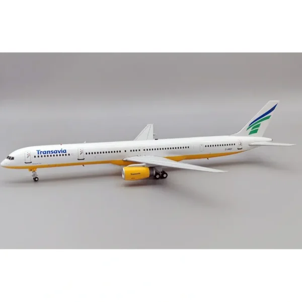 B-Models B-753-BOF Transavia Airlines Boeing 757-330 B-ABOF - Miniature Marvels: Airplane Models & Painted Dice* Airplane Model