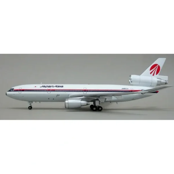 B-Models BBOXJAA03 1:200 JapanAsia DC-10-40 JA8534 - Miniature Marvels: Airplane Models & Painted Dice* Airplane Model