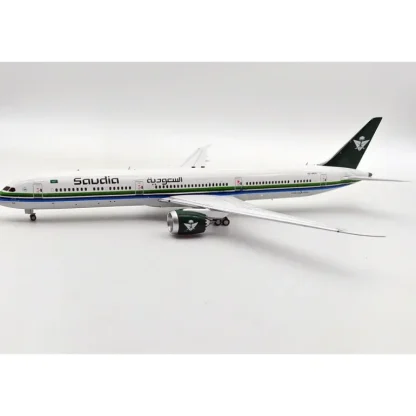 B-Models B-78X-AR32 1:200 Saudi Arabian Airlines Boeing 787-10 Dreamliner HZ-AR32 - Miniature Marvels: Airplane Models & Painted Dice* Airplane Model