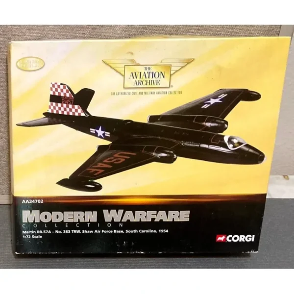 Corgi AA34702 1:72 Canberra RB-57A, Shaw AFB, 363rd TRW - Miniature Marvels: Airplane Models & Painted Dice* Airplane Model