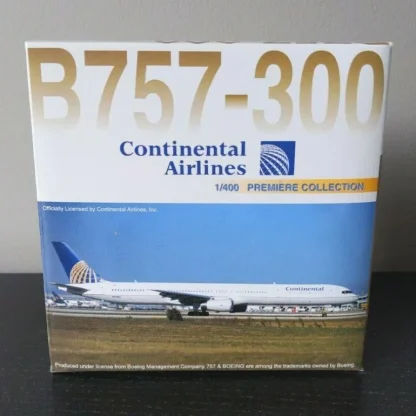 Dragon Models 55453 1:400 Continental Airlines Boeing 757-300 - Miniature Marvels: Airplane Models & Painted Dice* Airplane Model