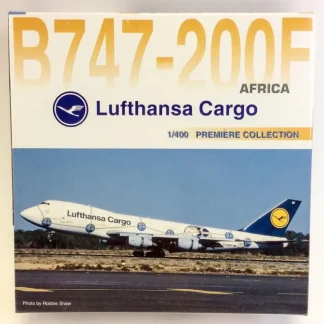 Dragon Models 55075 1:400 Lufthansa Boeing 747-200 - Miniature Marvels: Airplane Models & Painted Dice* Airplane Model