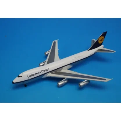 Dragon Models 55079 1:400 Lufthansa Boeing 747-200 D-ABYU - Miniature Marvels: Airplane Models & Painted Dice* Airplane Model