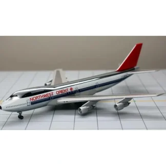 Dragon Models 55212 1:400 Northwest Boeing 747-251B - Miniature Marvels: Airplane Models & Painted Dice* Airplane Model