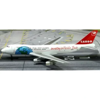 Dragon Models 55149 1:400 Northwest Cargo Boeing 747-200 N643NW - Miniature Marvels: Airplane Models & Painted Dice* Airplane Model