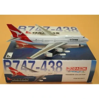Dragon Models 55077 1:400 Qantas Boeing 747-400 VH-OJA - Miniature Marvels: Airplane Models & Painted Dice* Airplane Model