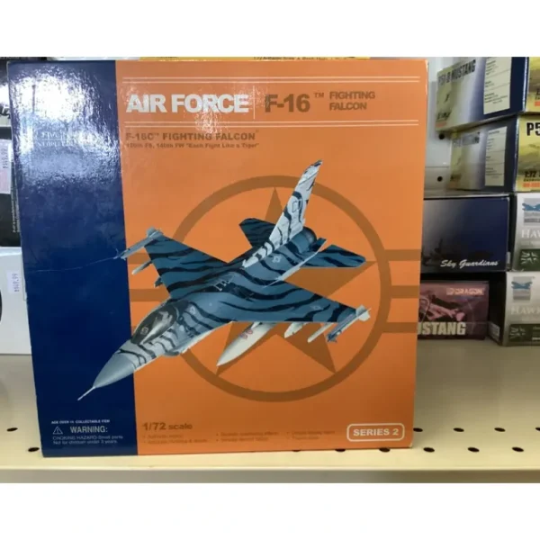 Dragon Wings 50009 1:72 F-16 Fighting Falcon USAF "Each Fight Like a Tiger" - Miniature Marvels: Airplane Models & Painted Dice* Airplane Model