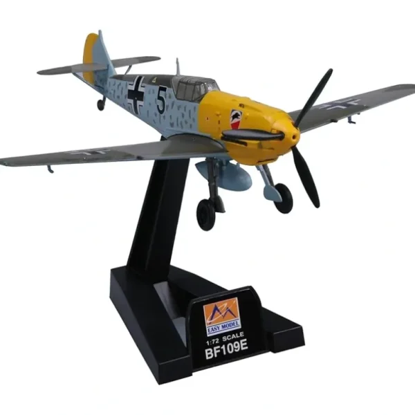Easy Models 37284 1:72 Messerschmitt Bf 109E Luftwaffe 1./JG 52, Black 5 - Miniature Marvels: Airplane Models & Painted Dice* Airplane Model