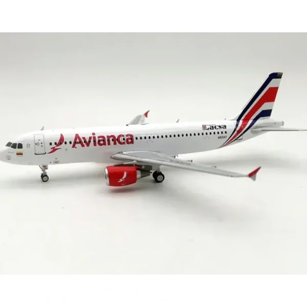 *El Aviador EAV821 1:200 LACSA Retro Avianca Airbus A320-214 - Miniature Marvels: Airplane Models & Painted Dice* Airplane Model