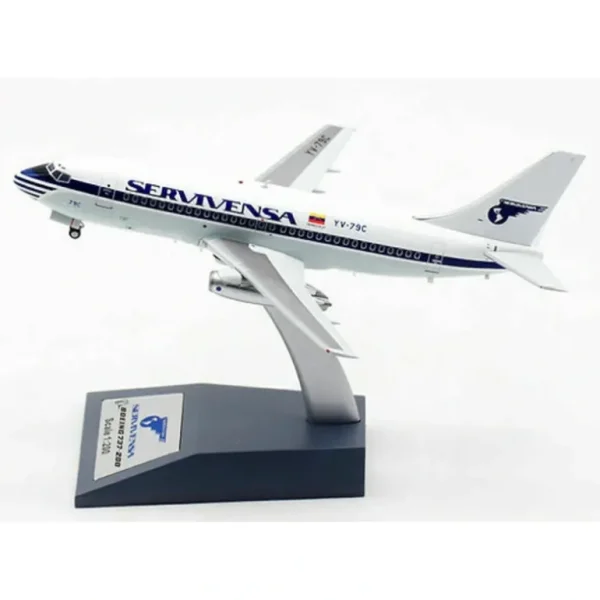 *El Aviador EAV79C 1:200 Servivensa Boeing 737-200 - Miniature Marvels: Airplane Models & Painted Dice* Airplane Model