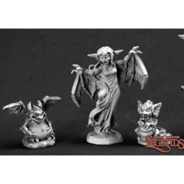 Store Familiar Pack XI: Dark Heaven Legends RPR 03578 - Miniature Marvels: Airplane Models & Painted Dice Miniature