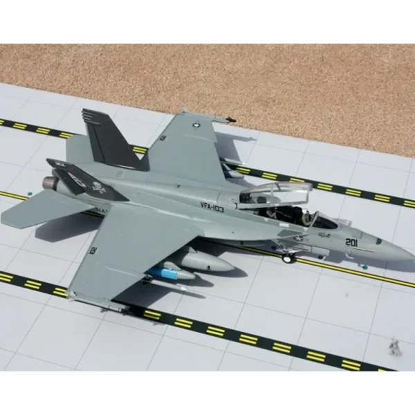 Gemini Aces GAUSN10002 1:72 U.S Navy F/A-18F Super Hornet "Jolly Rogers" - Miniature Marvels: Airplane Models & Painted Dice* Airplane Model