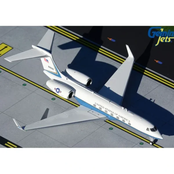 Gemini Jets G2AFO916 1:200 U.S. Air Force C-37B Gulfstream - Miniature Marvels: Airplane Models & Painted Dice* Airplane Model