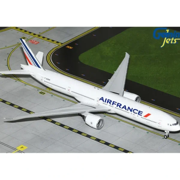 Gemini Jets G2AFR1282 1:200 Air France Boeing 777-300ER F-GZNH - Miniature Marvels: Airplane Models & Painted Dice* Airplane Model