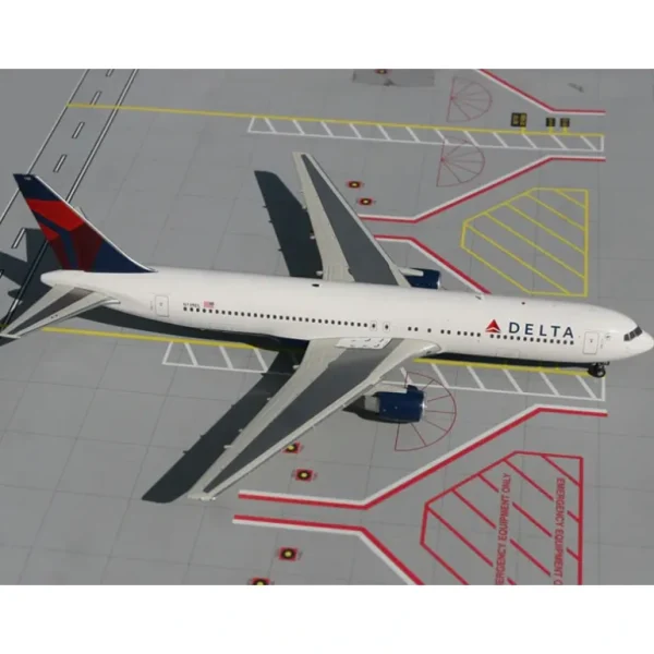 Gemini Jets G2DAL144 1:200 Delta Airlines Boeing 767-300 - Miniature Marvels: Airplane Models & Painted Dice* Airplane Model