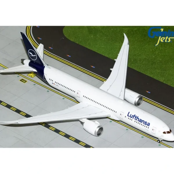 Gemini Jets G2DLH1050 1:200 Lufthansa Boeing 787-9 - Miniature Marvels: Airplane Models & Painted Dice* Airplane Model