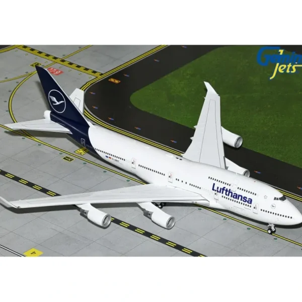 Gemini Jets G2DLH1241 1:200 Lufthansa Boeing 747-400 D-ABVY - Miniature Marvels: Airplane Models & Painted Dice* Airplane Model
