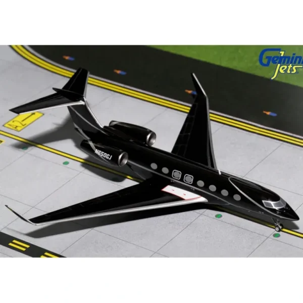 Gemini Jets G2GLF677 1:200 Gulfstream G650 - Miniature Marvels: Airplane Models & Painted Dice* Airplane Model