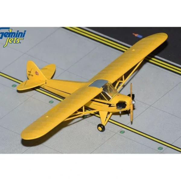 Gemini Jets GGPIP015 1:72 Piper J-3 Cub - Miniature Marvels: Airplane Models & Painted Dice* Airplane Model