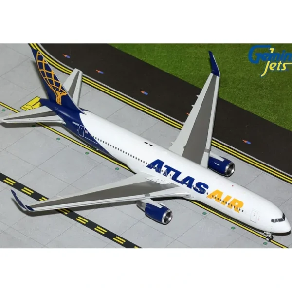 Gemini Jets G2GTI1196 1:200 Atlas Air Boeing 767-300ER - Miniature Marvels: Airplane Models & Painted Dice* Airplane Model