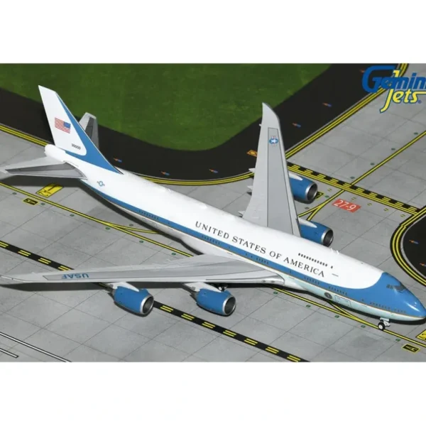 Gemini Jets GJAFO2220 1:400 U.S. Air Force VC-25B 30000 Air Force One - Miniature Marvels: Airplane Models & Painted Dice* Airplane Model
