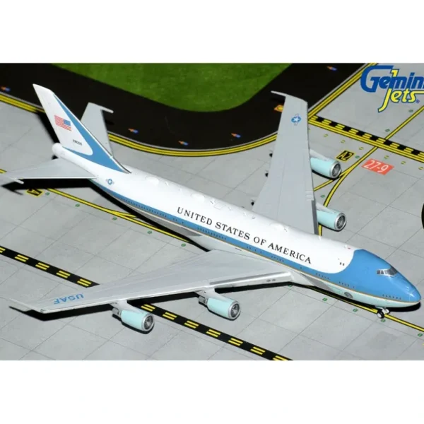 Gemini Jets GJAFO2173 1:400 USAF VC-25A "Air Force One" - Miniature Marvels: Airplane Models & Painted Dice* Airplane Model