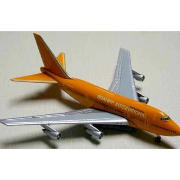 Gemini Jets GJBNF009 1:400 Braniff Boeing 747SP-27 - Miniature Marvels: Airplane Models & Painted Dice* Airplane Model